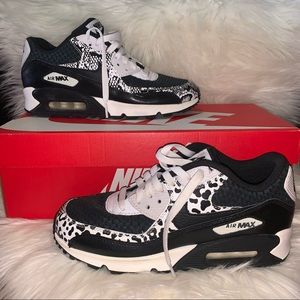 Unisex Nike white and black leopard/snake sneakers